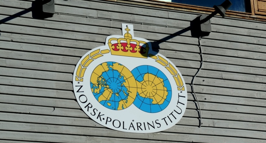 Norwegens polare Forschungsstation. Heute unterhalten hier zirka 12 verschiedene Staaten ständig besetzte Forschungsstationen 