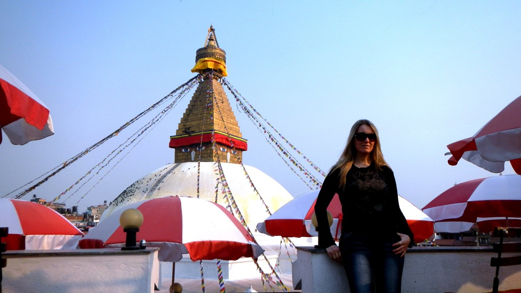 Kathmandu - Boudhanath Stupa
Bodnath ist ein Vorort im Nordosten von Kathmandu in Nepal. Bekannt ist Bodnath wegen des großen Stupa, der seit Jahrhunderten eines der bedeutendsten Ziele buddhistischer Pilger aus Nepal und den umliegenden Regionen des Himalaya ist.
