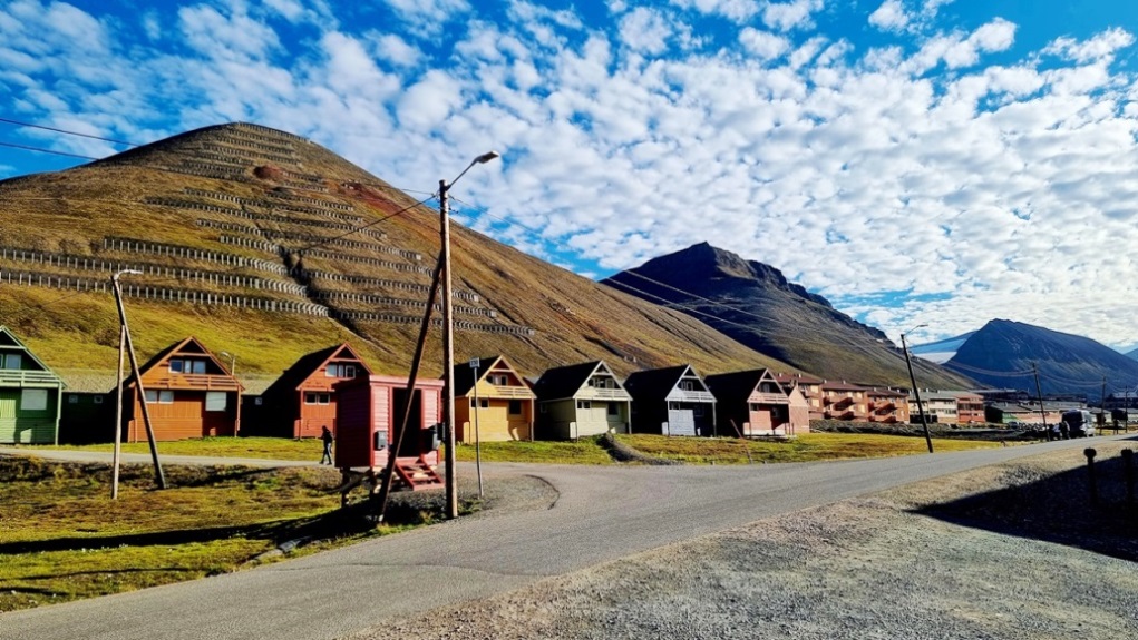 Siedlung am Berghang