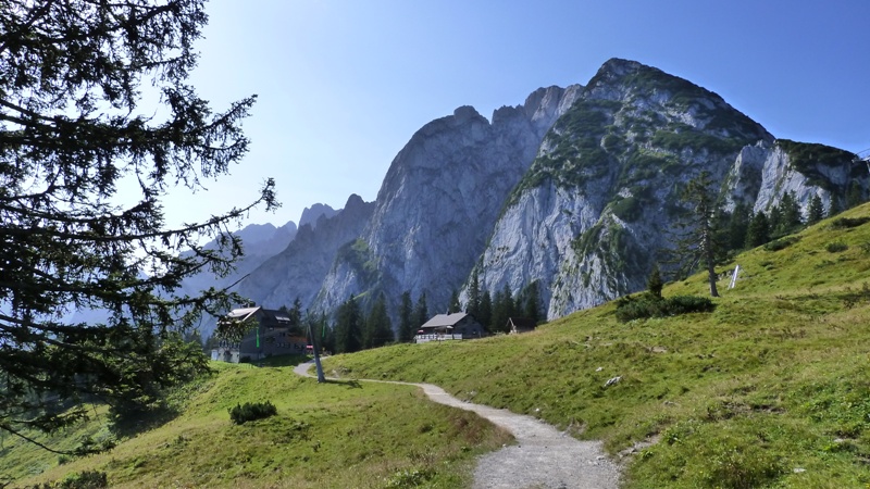 Zwieselalm - Gablonzer und Breining Hütte (1.550 m) mit Gosaukamm
