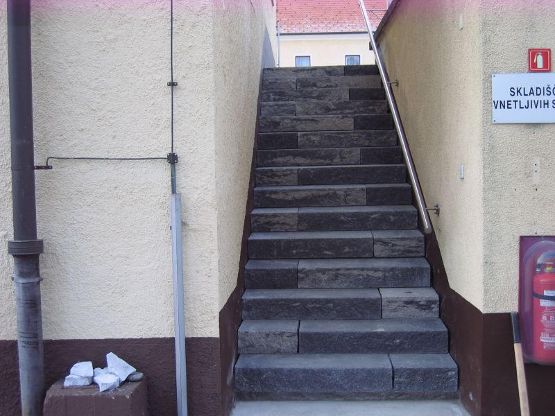 adaptacije stavb in spomeniško zaščitenih objektov