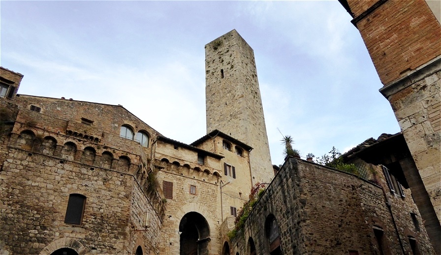 Mittelalter pur - in San Gimignano ist die Zeit im Jahr 1563 stehen geblieben !