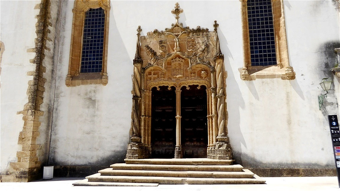 Portal - kunstvolle Steinmetzarbeit