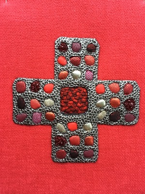 Croix pierres rouges