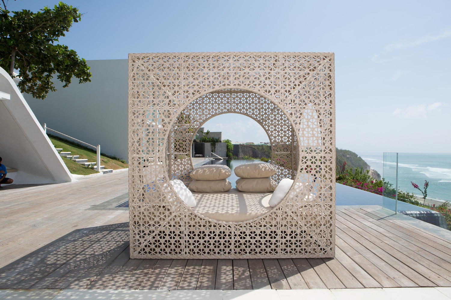 Skyline Cube pokrito vrtno ležišče 