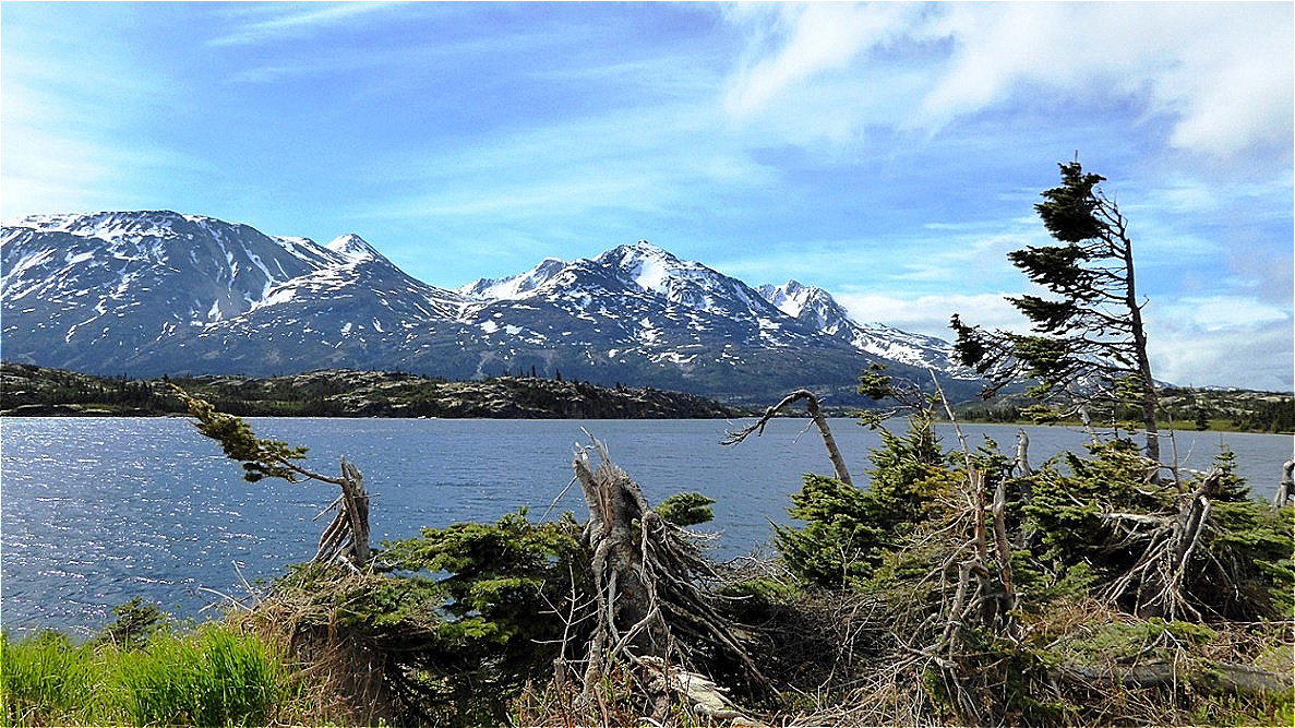 Der Pass liegt auf knapp 900 Meter Seehöhe