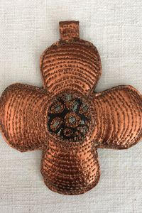 Pendentif croix femme original