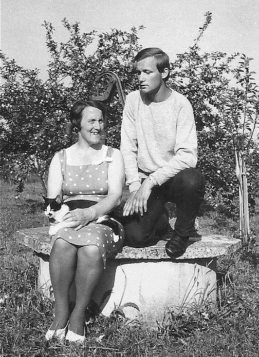 Mit Mutter im Garten - 1966