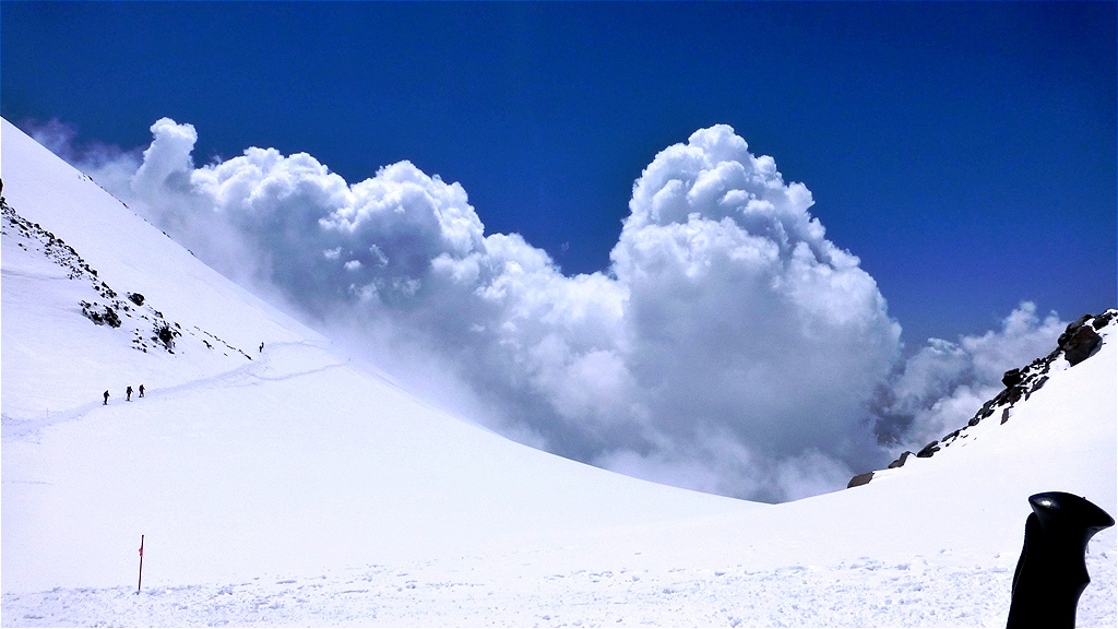 Gegen Mittag steigen Wolkentürme auf !