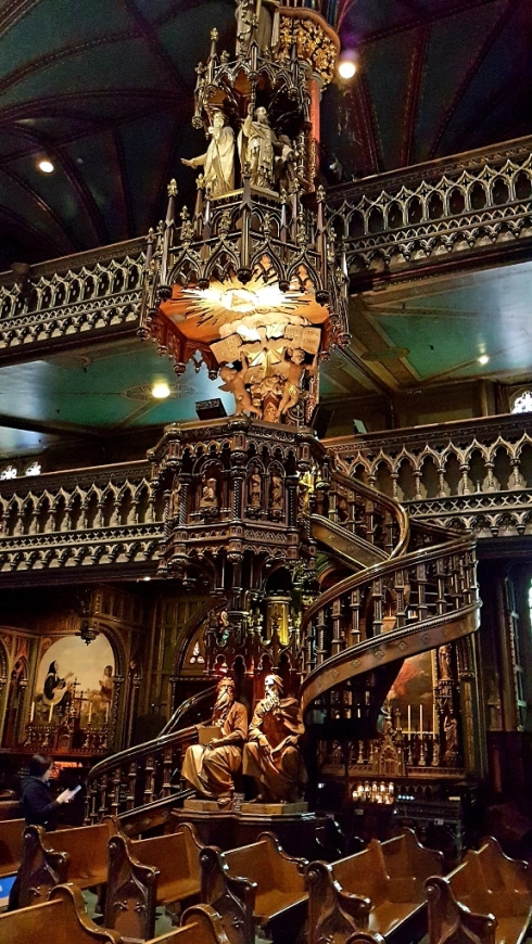 Kanzel - großartige Schnitzkunst