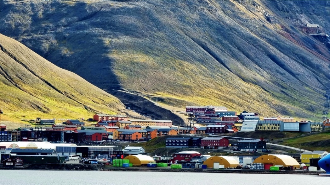 Hier befindet sich das Svalbard Global Seed Vault, ein Langzeit-Lager für Saatgut.