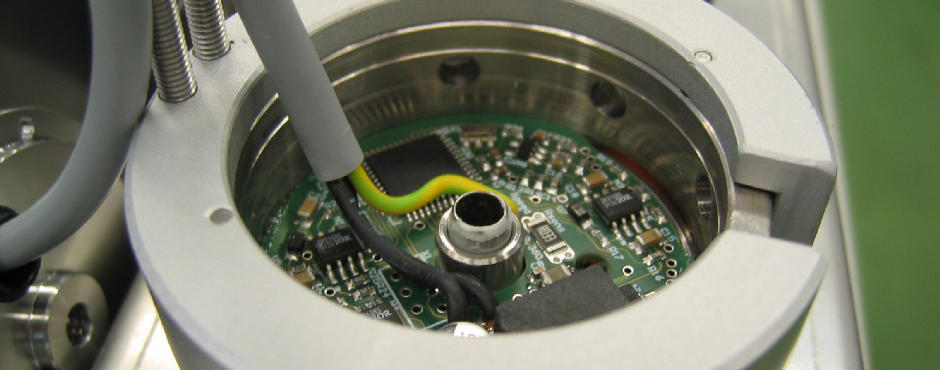 razvoj in izvedba:
- eno in dvo komponentnih dozirnih aplikacij
- aplikacij za mazanje in lepljenje
- integracija dozirne aplikacije v proizvodnjo