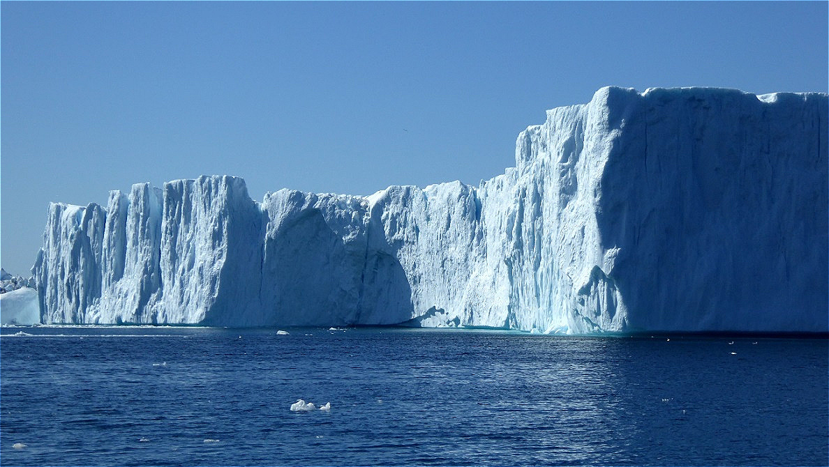 Steilwände ragen in den Himmel !