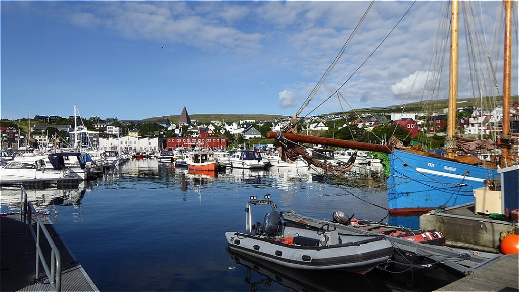 Boote und Schiffe in allen Formen und Größen