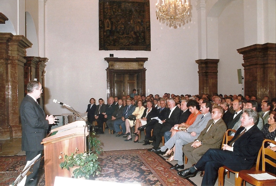 28. Juni 1996 - Linz - Ernennung zum Schulleiter im "Steinernen Saal" des Landhauses durch den amtsführenden Präsidenten des Landesschulrates Hofrat Dr. Johannes Riedl