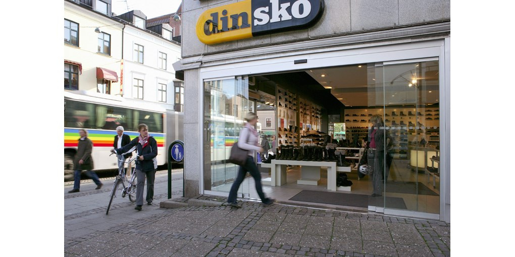 steklena drsna vrata assa abloy