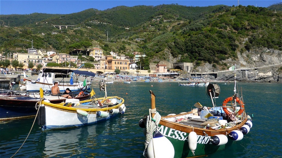 Monterosso ist das nördlichste der fünf Dörfer der "Cinque Terre", die alle an einem rund 12 km langen Küstenstreifen liegen