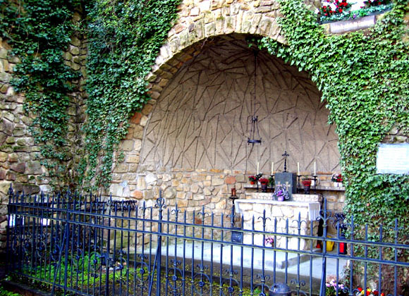 https://0501.nccdn.net/4_2/000/000/064/d40/grotte4.jpg