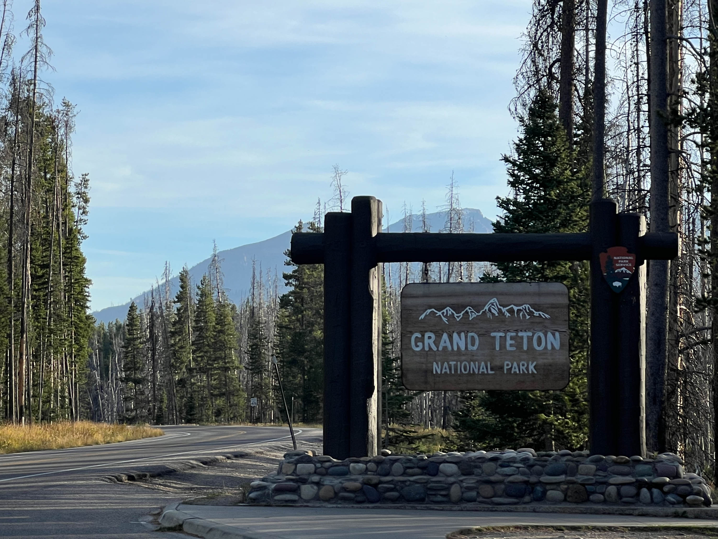 https://0501.nccdn.net/4_2/000/000/064/d40/web_yellowstone-tetons-82.jpg