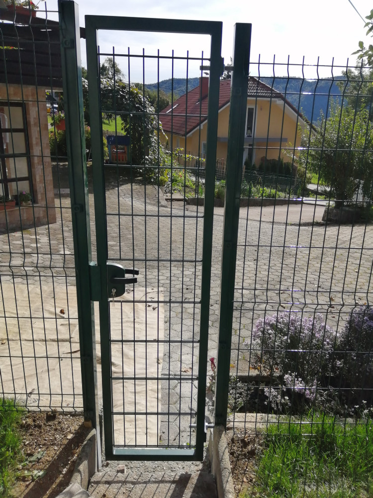 dvoriščna vrata 10