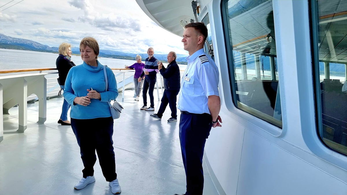 Auf der Schiffsbrücken-Plattform