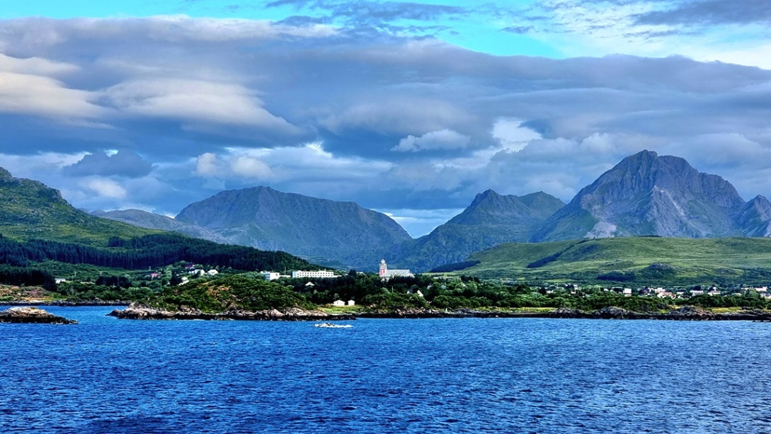 Festungswall - Lofotengebirge