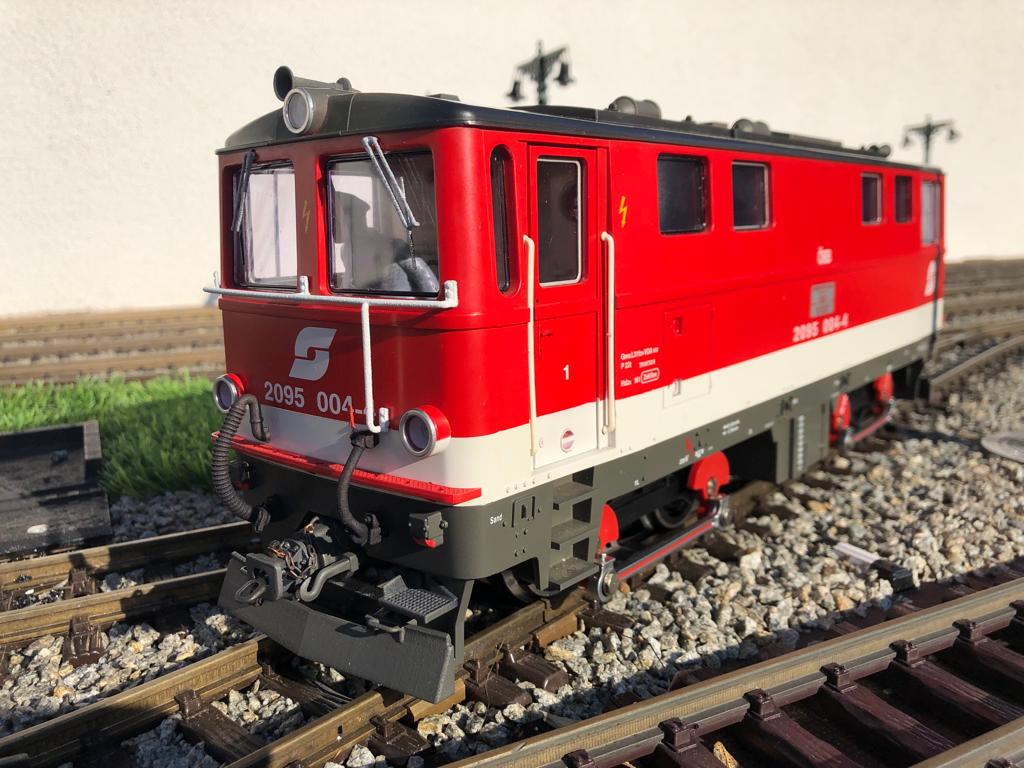 Umbau der 2095 004-4 mit allen Anbauteilen der GartenBahnSchmiede