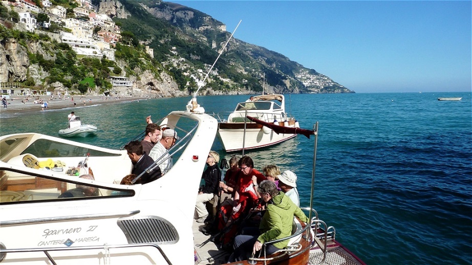 2 Motorjachten bringen uns zurück nach Marina del Cantone