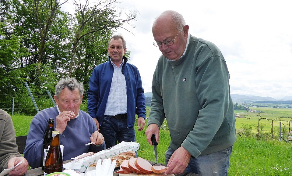 Vorerst gibt es ein deftiges Mittagessen