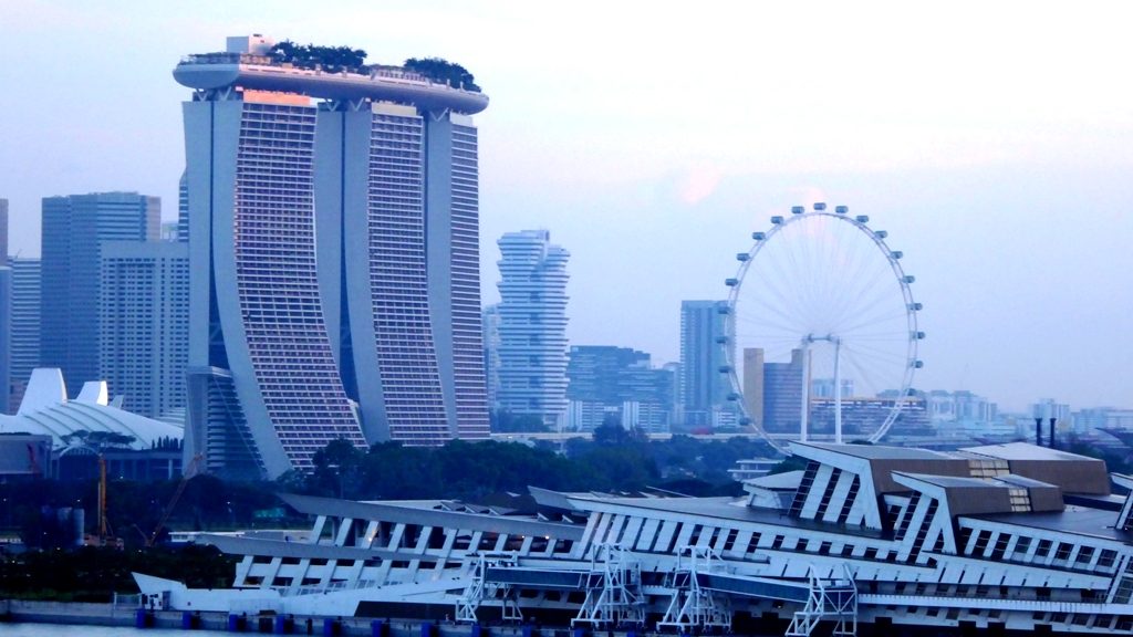 Das Marina Bay Sands Hotel in der Morgensonne