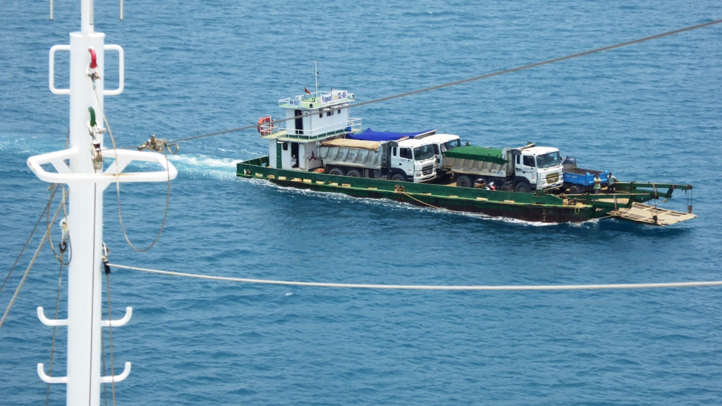 Fährverkehr in der Bucht