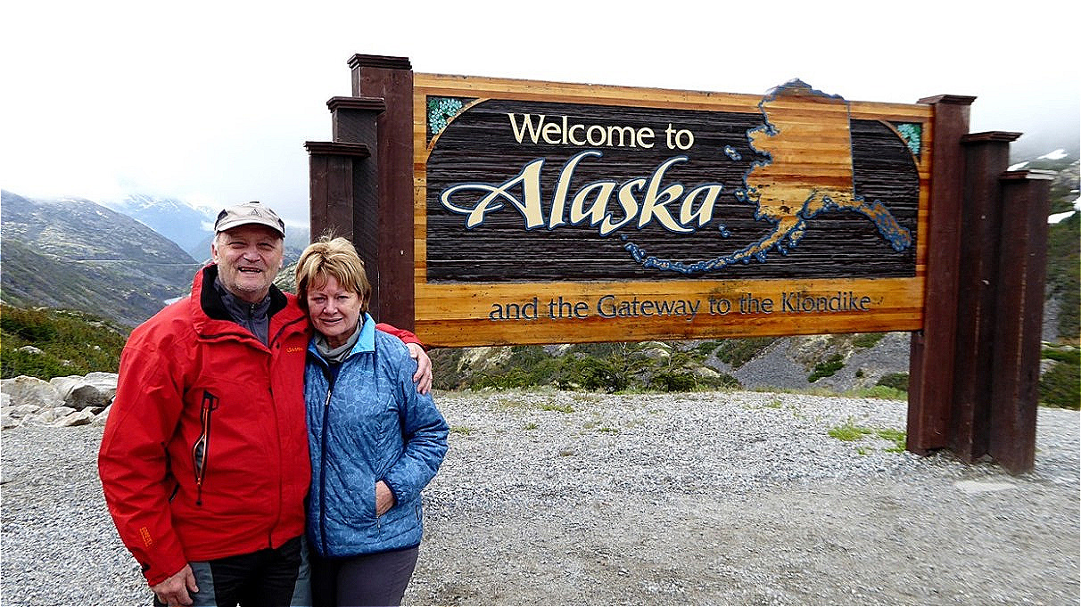 Am Scheitelpunkt (Grenze Kanada - USA) des Klondike Highways