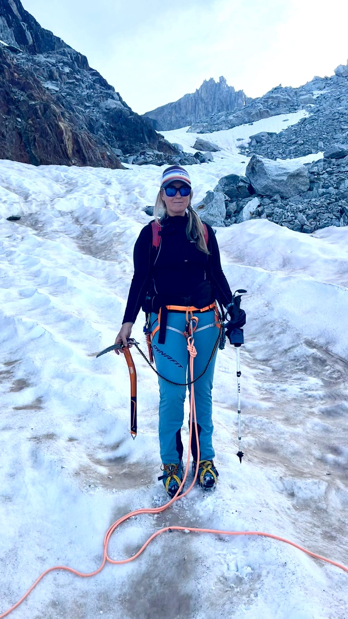 Seilsicherung im Aufstieg am Gletscher.