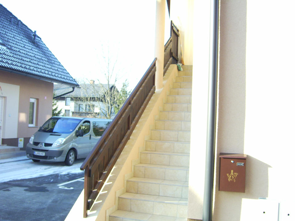 Balkonska ograja Suhadole 11