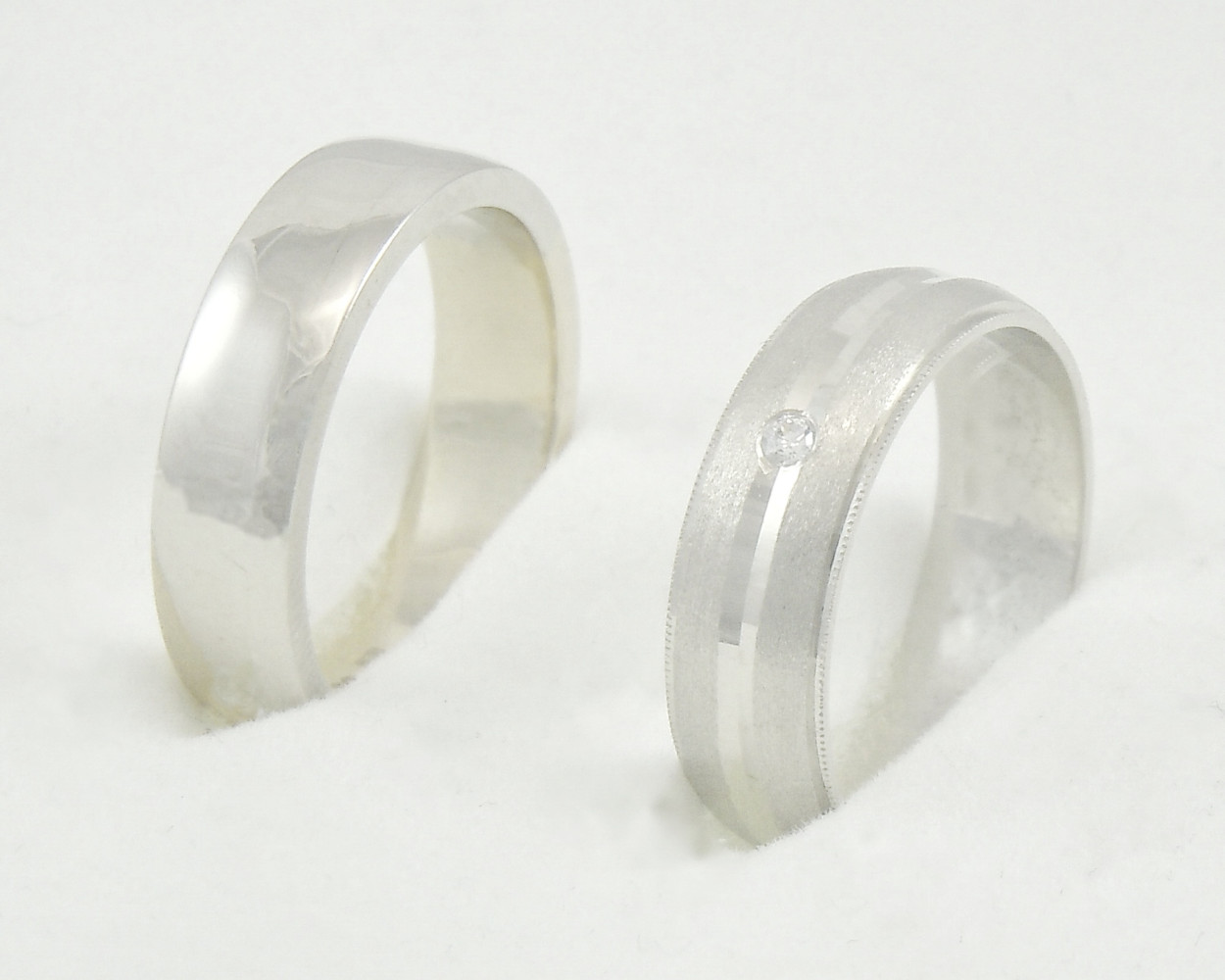 6. belo zlato s cirkonom 