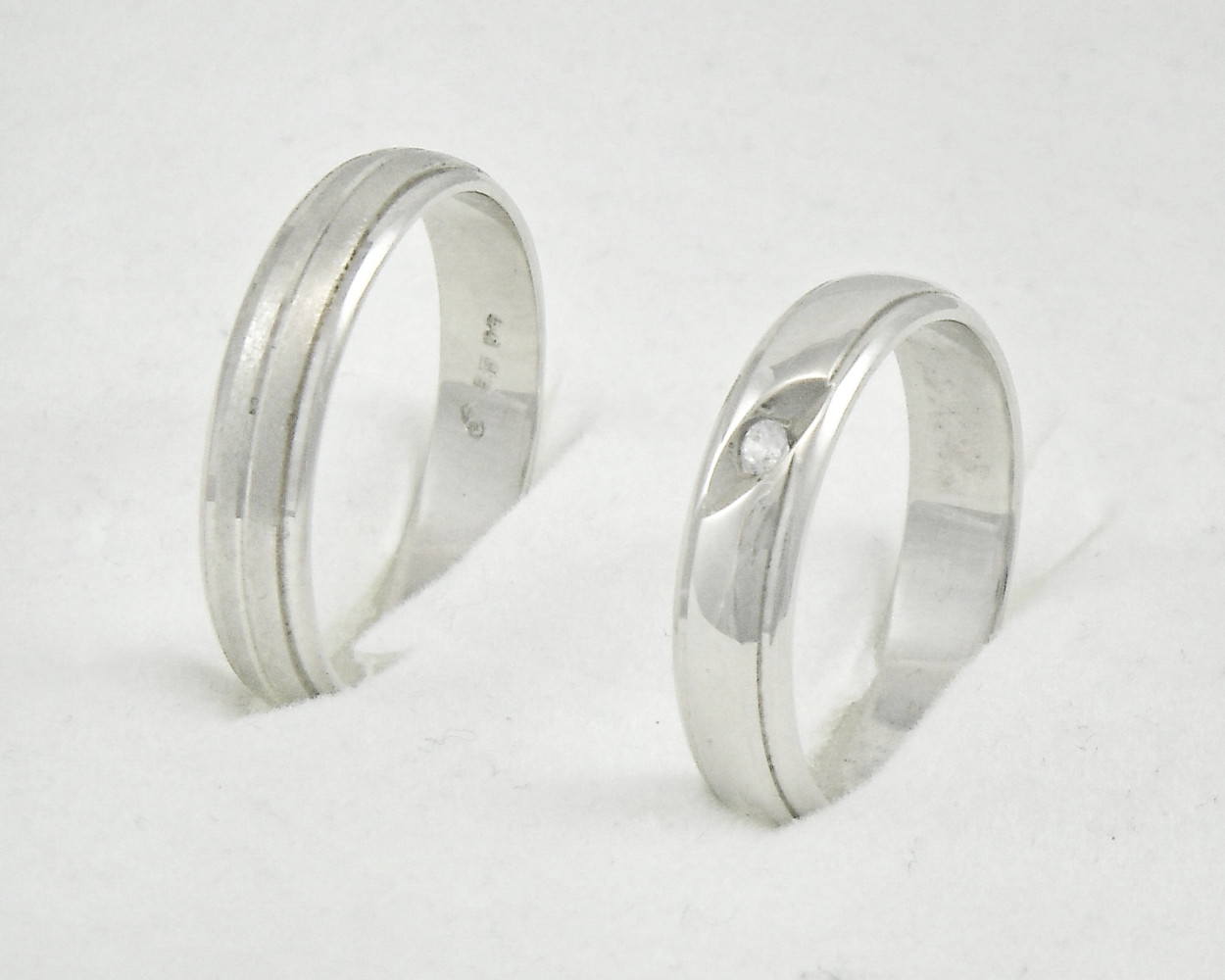 5. belo zlato s cirkonom