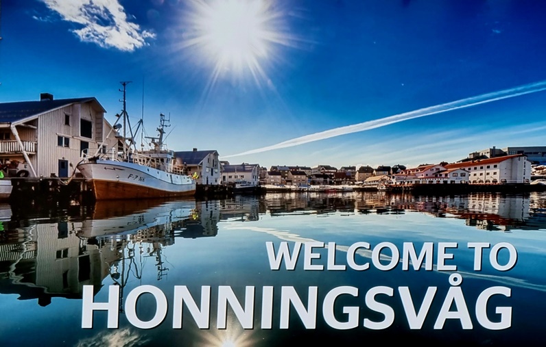 Begrüßungsposter im Hafen