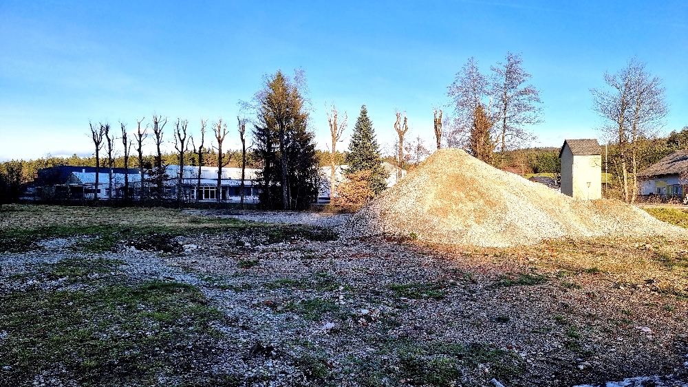 Bauplatz für das Feuerwehrhaus und das GLASMUSEUM