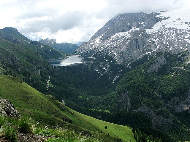 Lago Fedaia am Fuße der Marmolata