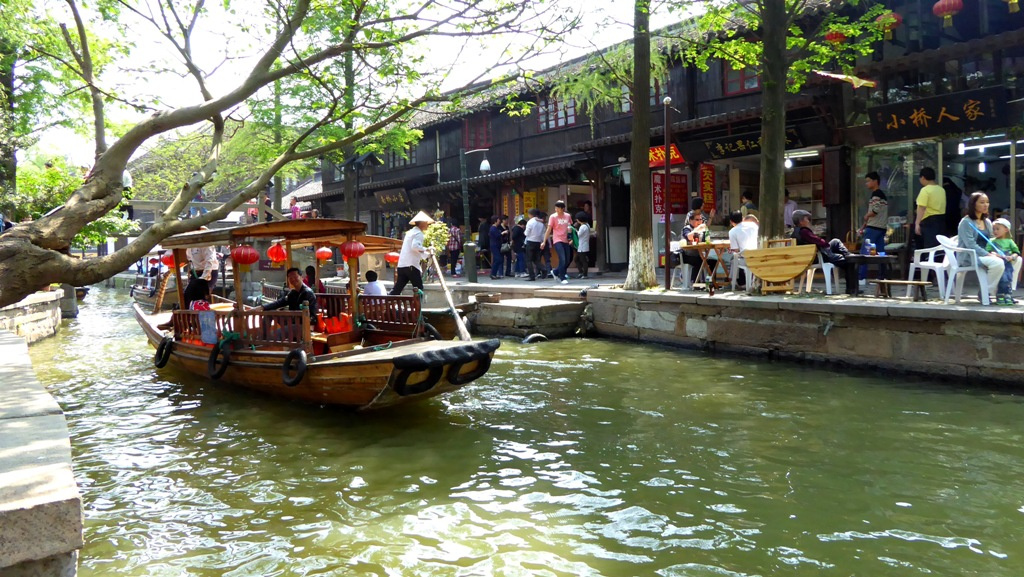 Das Dorf ist eine Art Freilichtmuseum - Hier wohnen, leben und arbeiten die Menschen noch heute