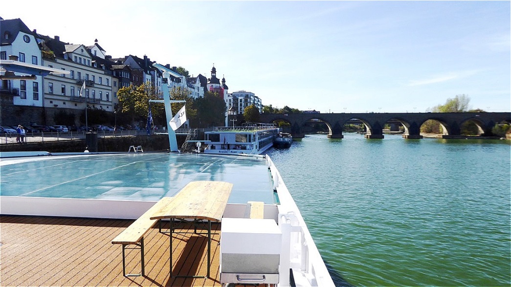 Die Balduinbrücke - eine steinerne Bogenbrücke über die Mosel. Die älteste erhaltene Brücke der Stadt wurde im 14. Jahrhundert erbaut