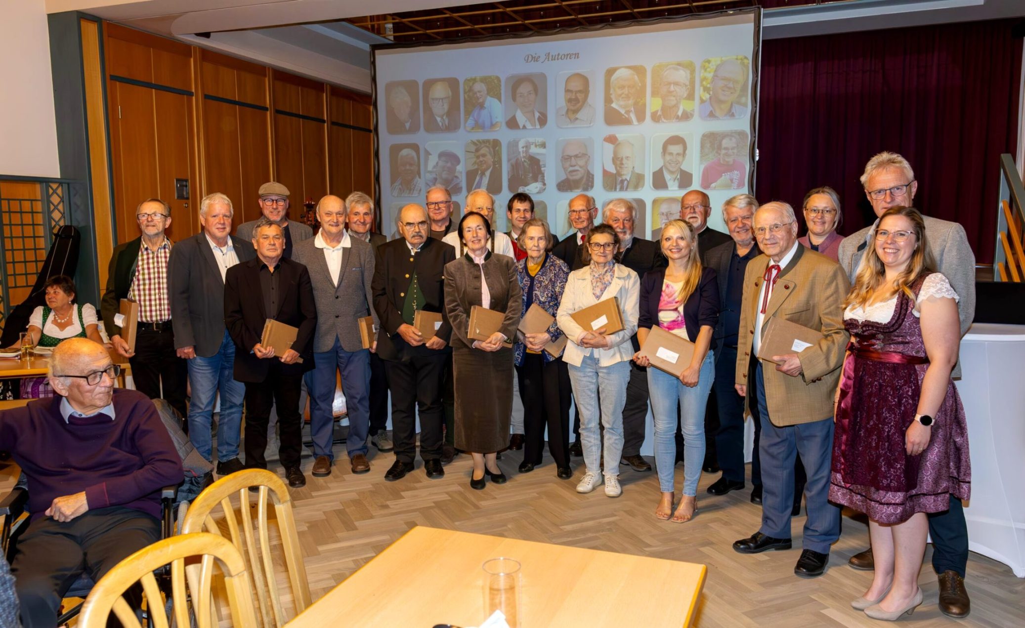 Autorinnen und Autoren des Jubiläumsbandes