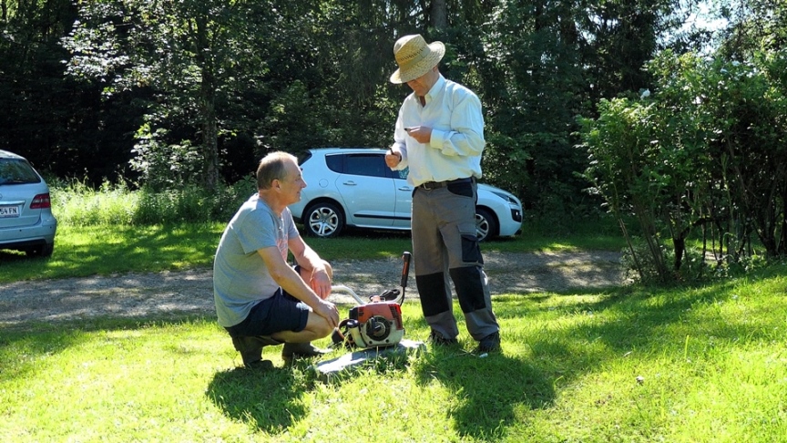 Vorbereitung zur Grasmahd