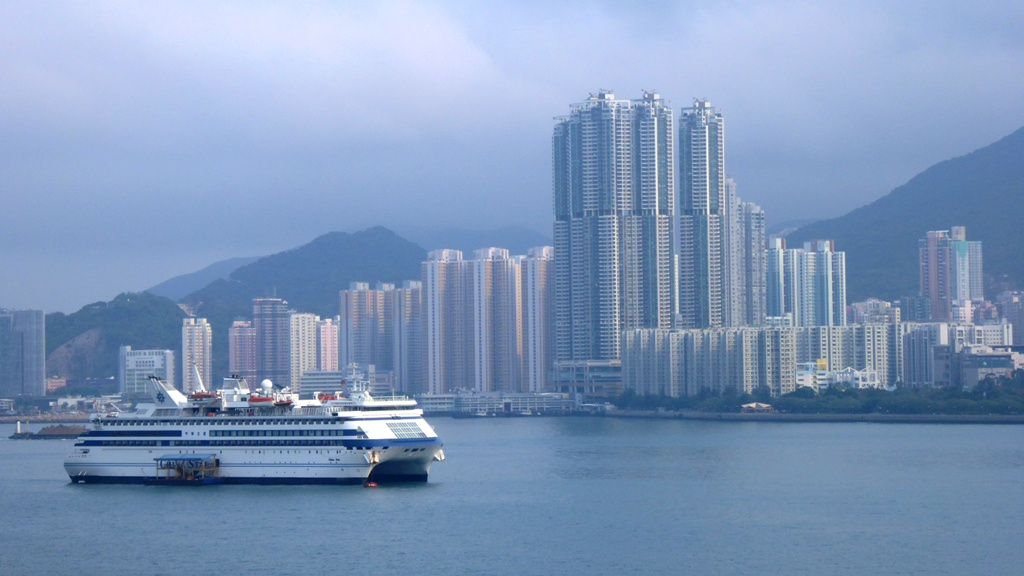 Schwesternschiff im Hafen