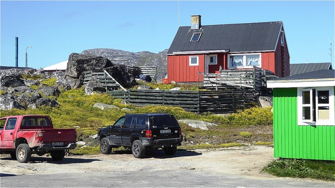 Wir wandern durch die Siedlung