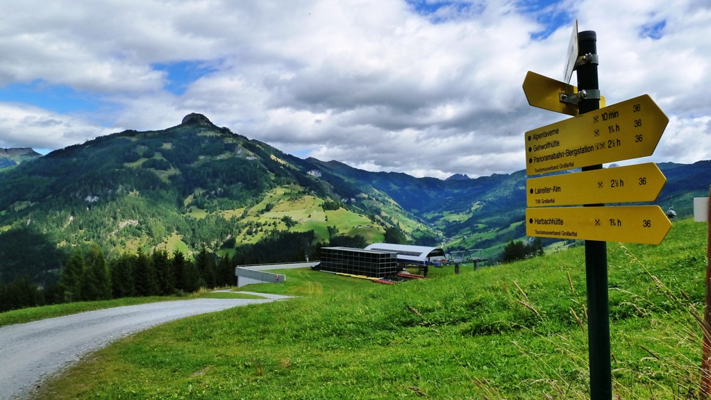 Der Saukarkopf (2.048 m) grüßt herüber
Von seinem Gipfel hat man den schönsten Rundblick der gesamten Gegend