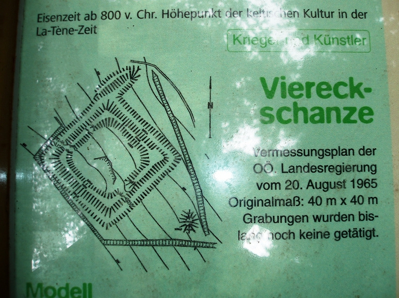 2006 konnte in einer Kooperations-Grabung von OÖ. Landesmuseen und Universität Wien die angeblich latènezeitliche Viereckschanze von Lochen untersucht und als neuzeitliche Anlage interpretiert werden !