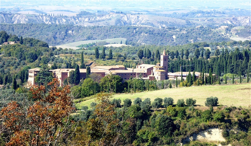 Abbazia Monte Oliveto Maggiore in der "Accona Wüste"