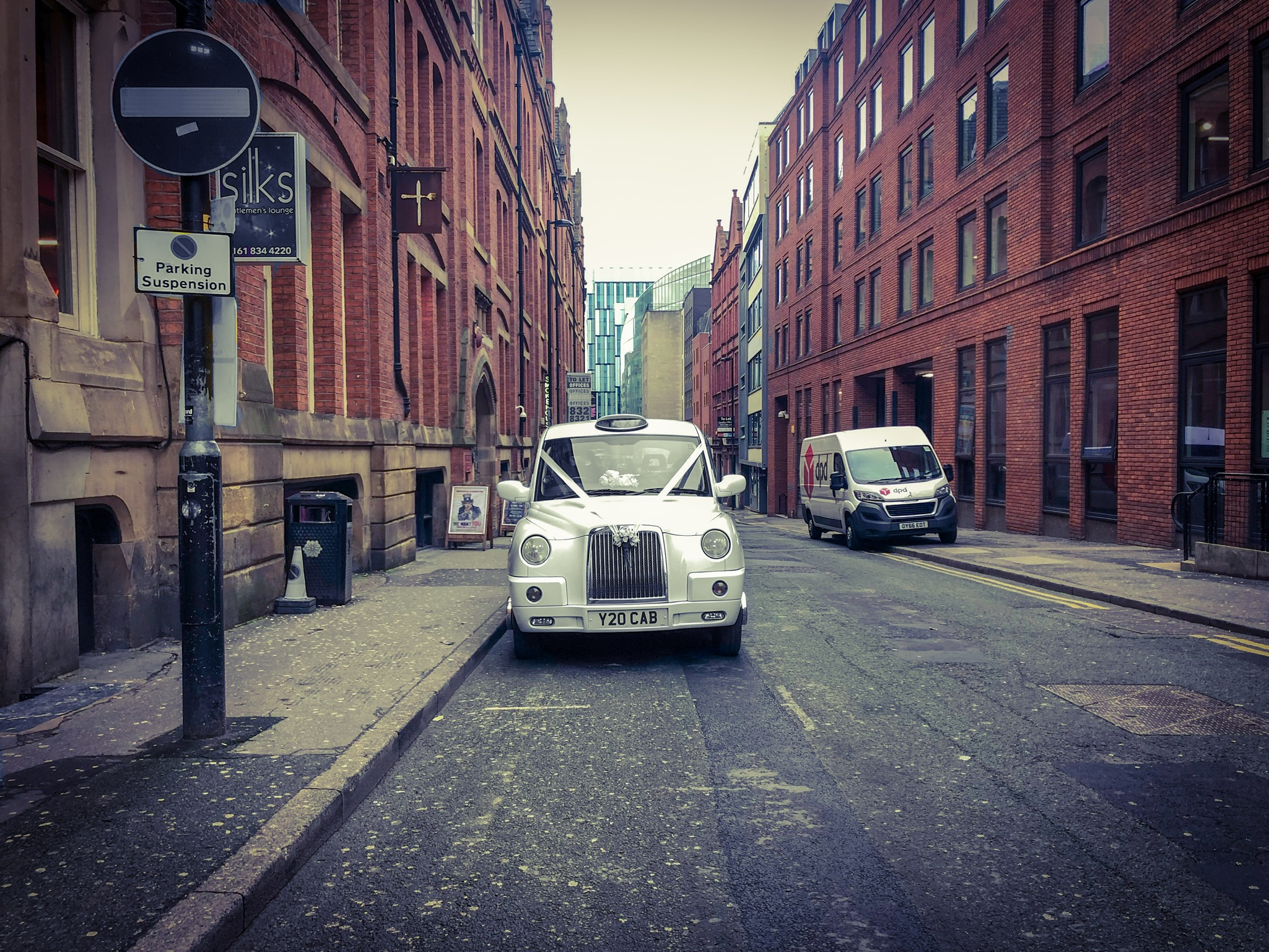 wedding car lloyd street manchester