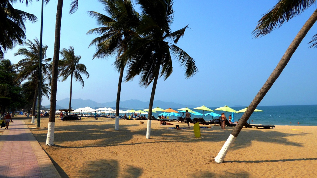 Goldfarbener Sand
Nha Trang wird als Tourismushochburg Vietnams bezeichnet.